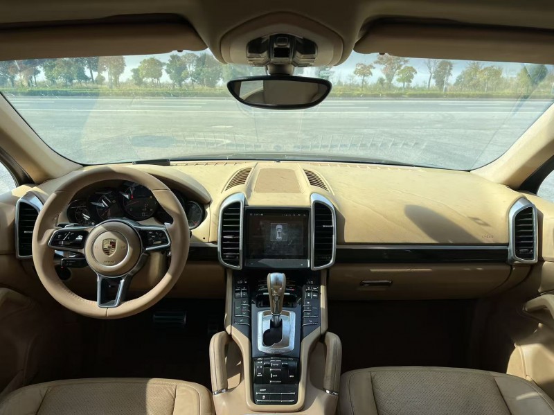 盐城14年保时捷卡宴7