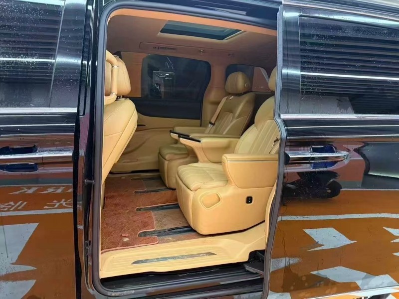 长沙25年岚图汽车梦想家4