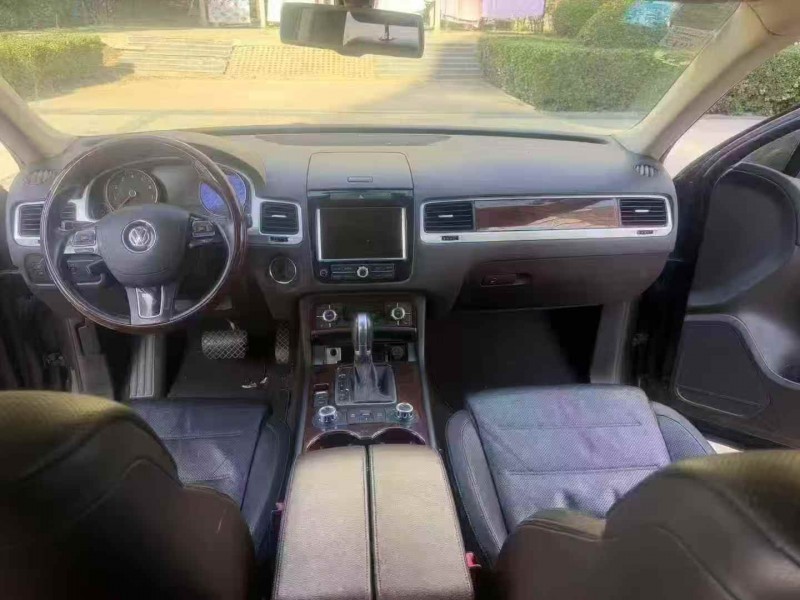 重庆15年大众途锐5