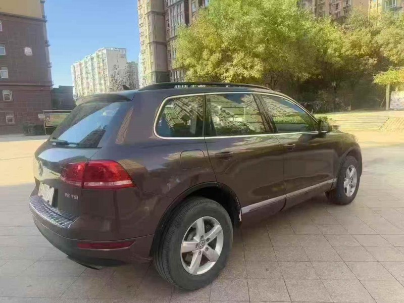 重庆15年大众途锐8