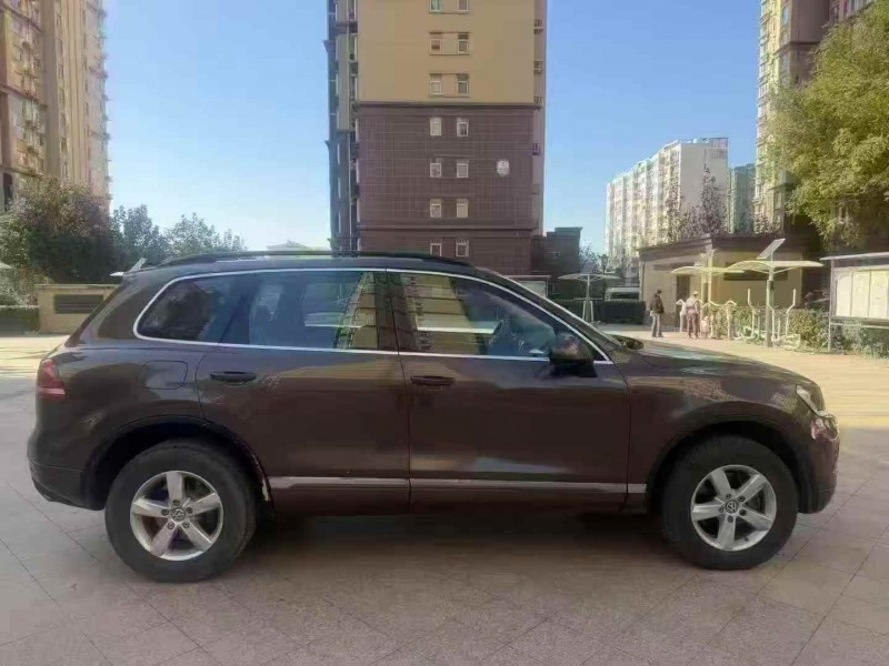 重庆15年大众途锐9