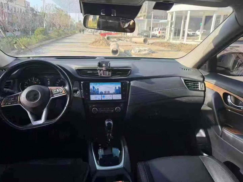 鄂州20年日产奇骏4