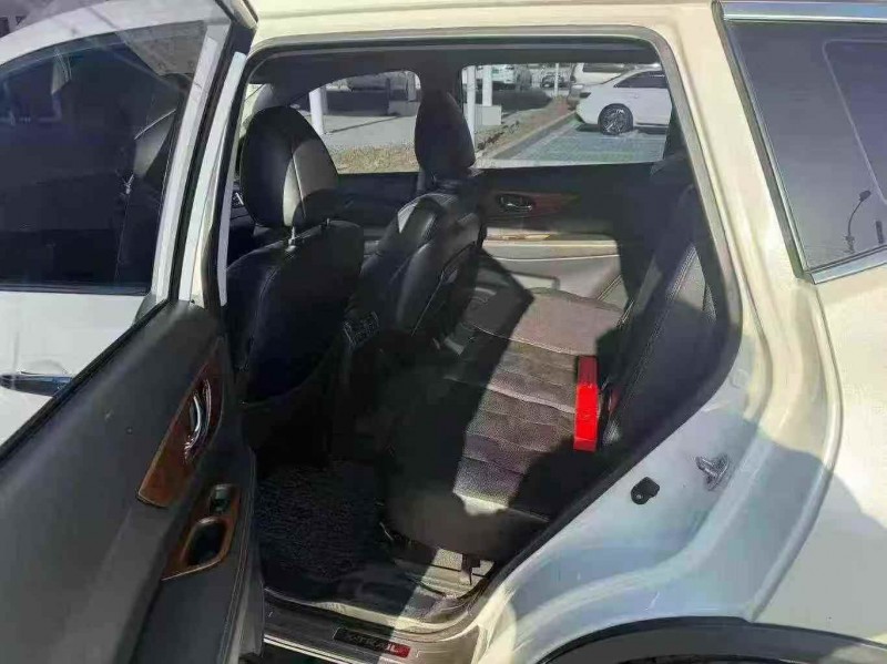 鄂州20年日产奇骏5