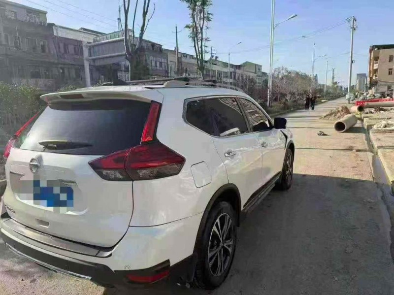 鄂州20年日产奇骏7