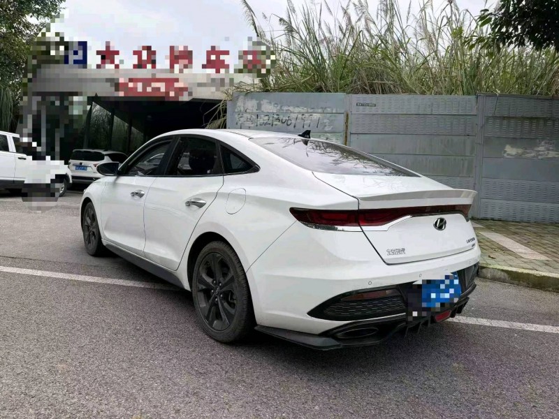 重庆19年现代菲斯塔4