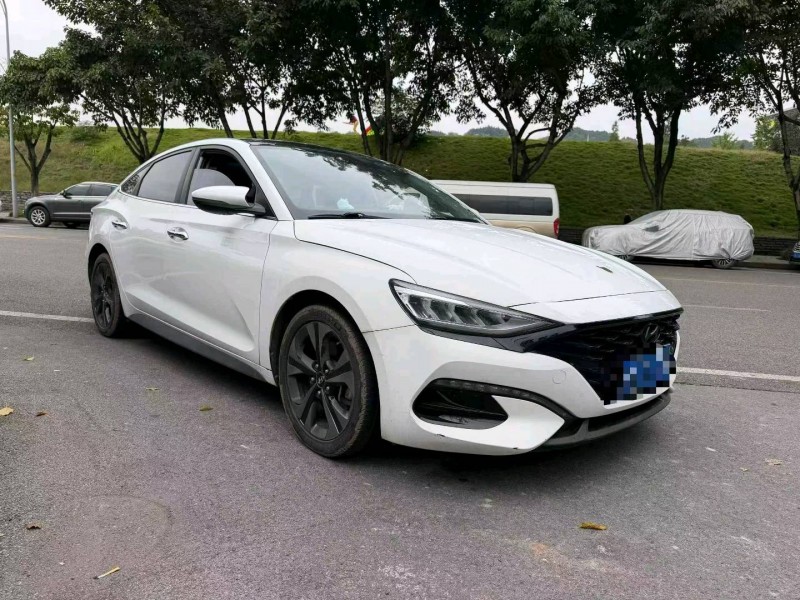 重庆19年现代菲斯塔5