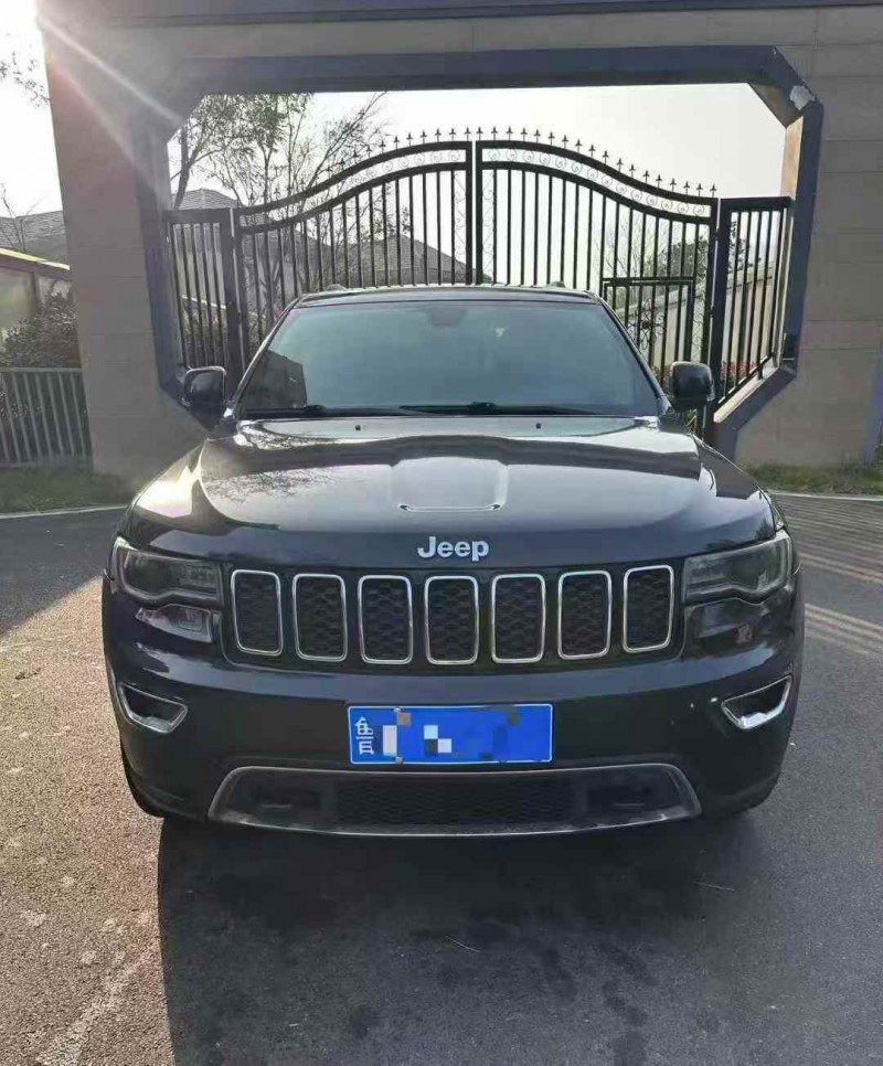 枣庄17年Jeep大切诺基1