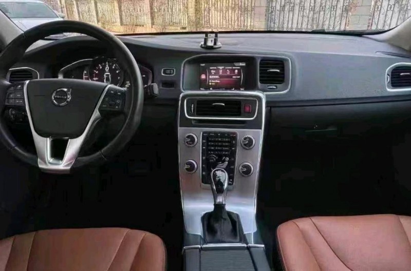 襄阳19年沃尔沃S60L5