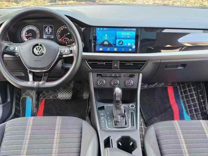 枣庄19年大众朗逸6