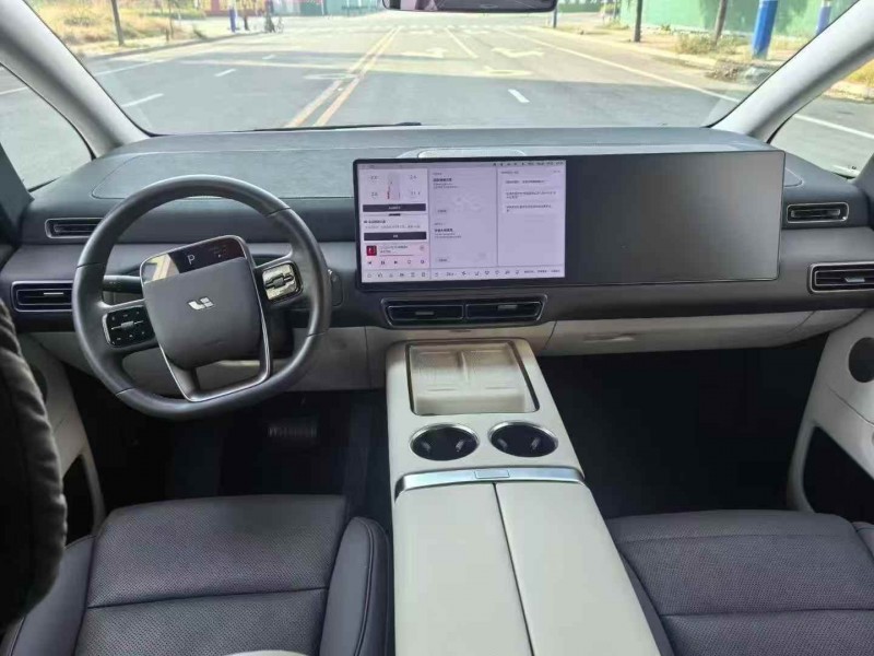 邯郸24年理想mega4