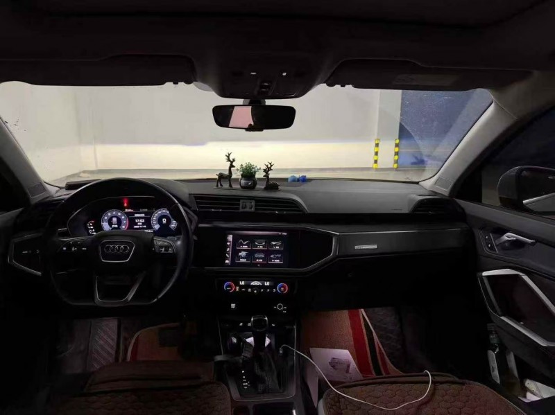 西安21年奥迪Q38