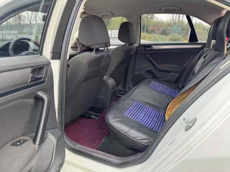 无锡17年大众宝来4