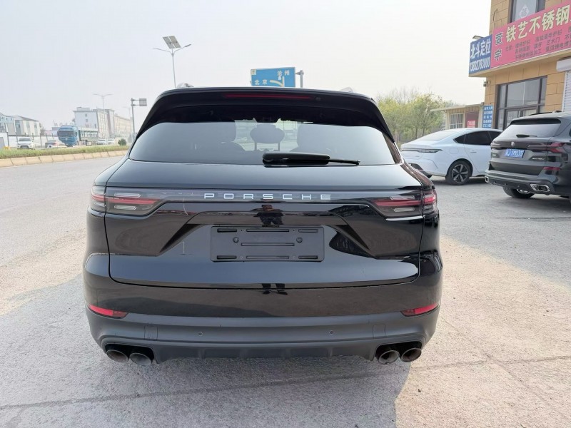天津22年保时捷卡宴2