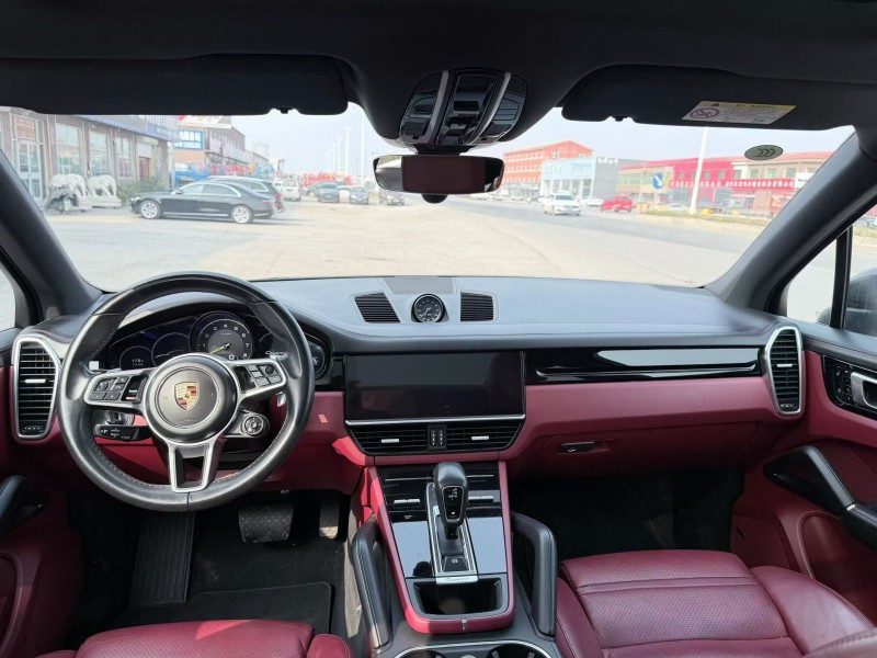 天津22年保时捷卡宴4
