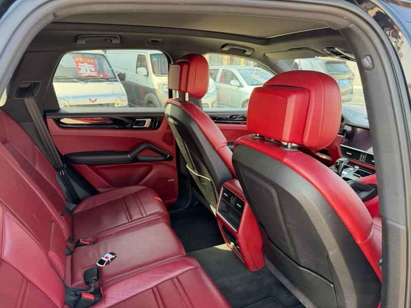 天津22年保时捷卡宴6