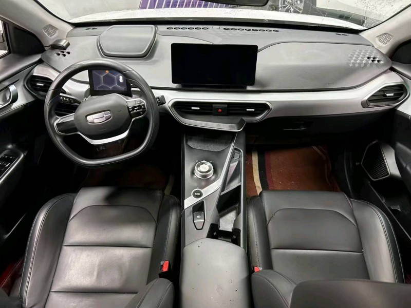 成都24年吉利几何3