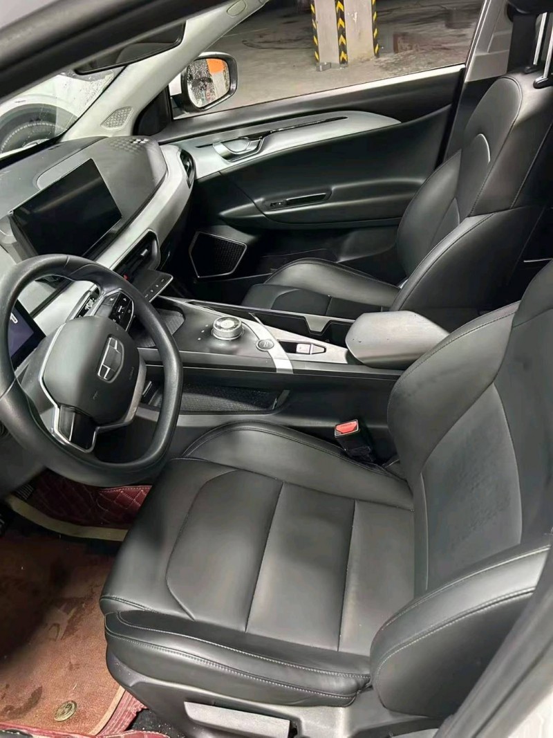 成都24年吉利几何4