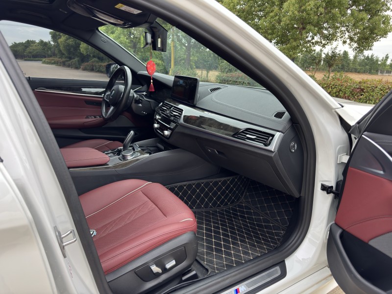 盐城21年宝马5系9