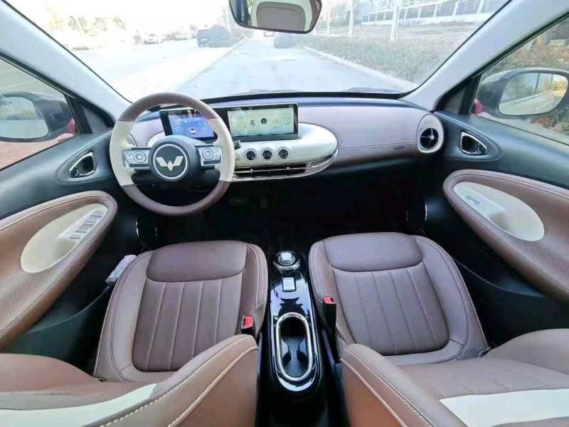 新乡25年五菱汽车缤果4