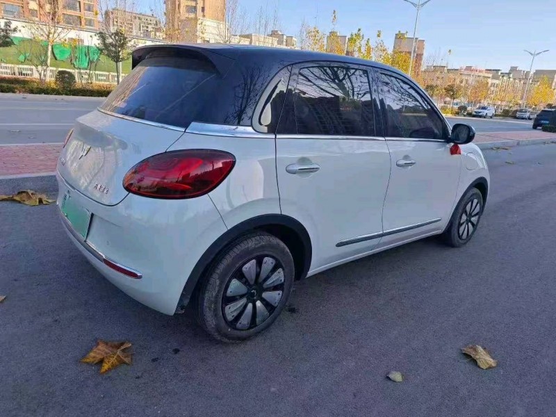 新乡25年五菱汽车缤果5