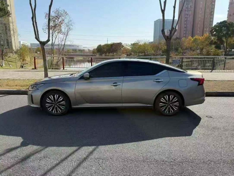 十堰23年日产天籁8