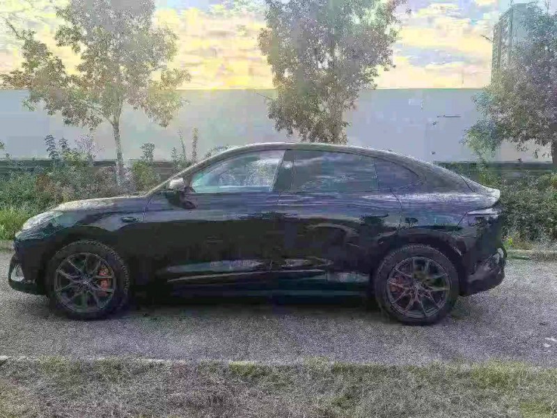 十堰24年智己LS68