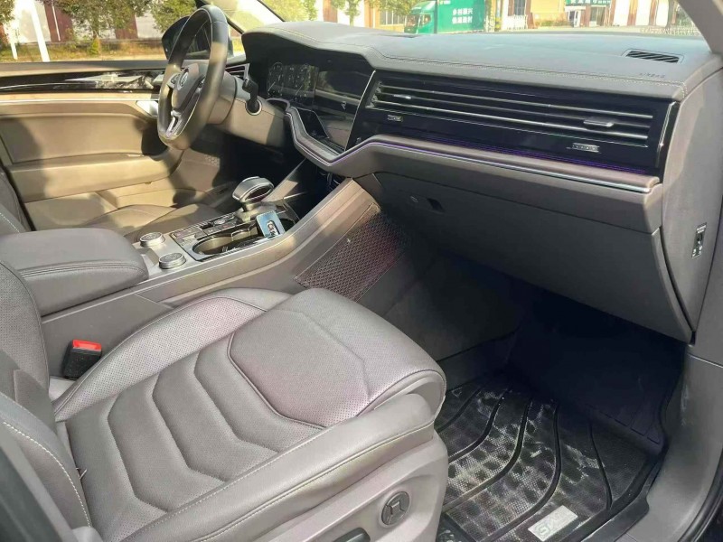 连云港20年大众途锐5