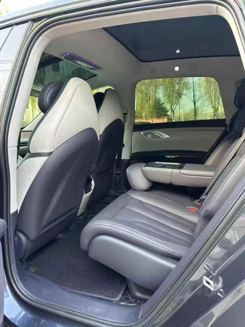 济宁24年智己LS74