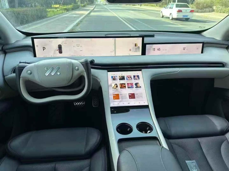 济宁24年智己LS75