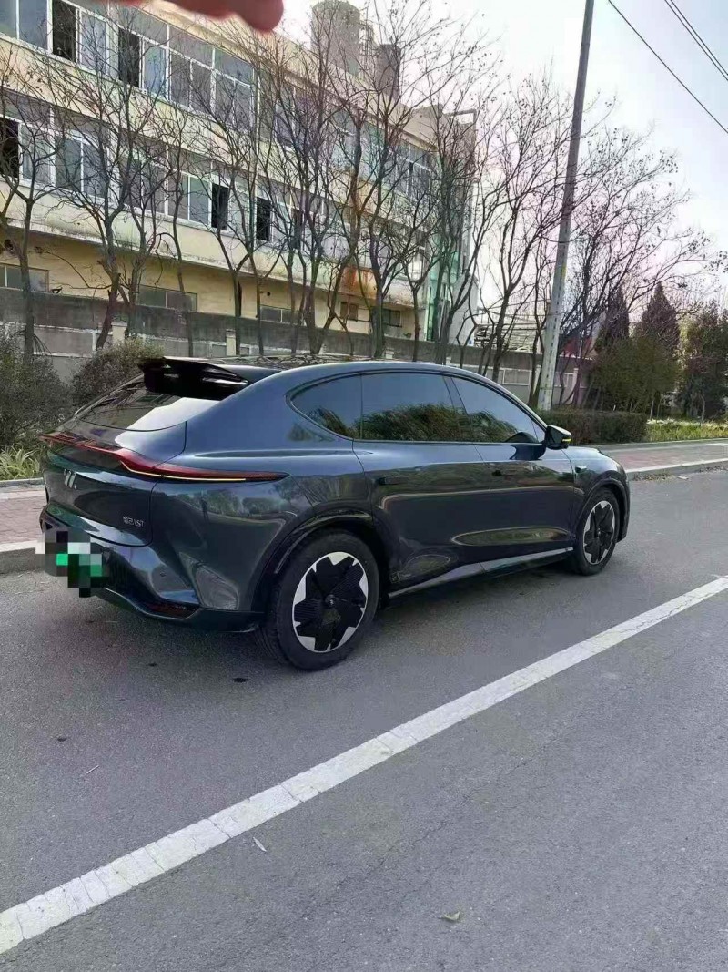 济宁24年智己LS77