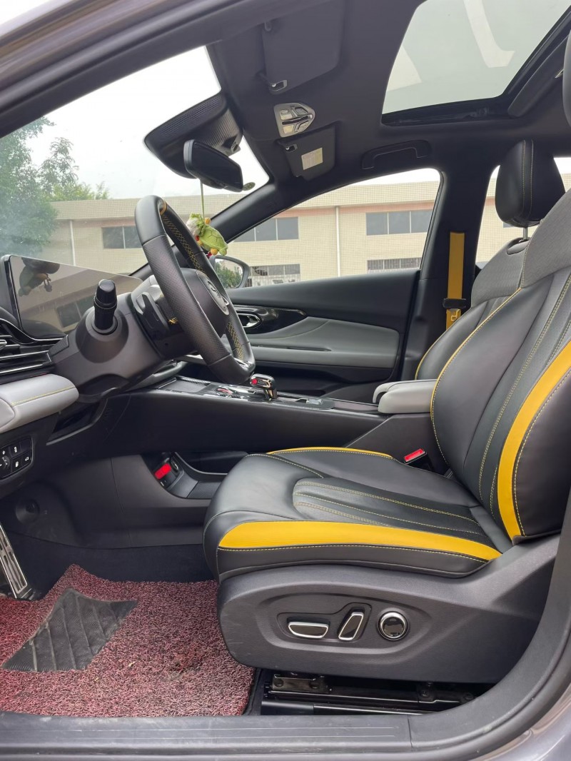 中山21年传祺影豹8