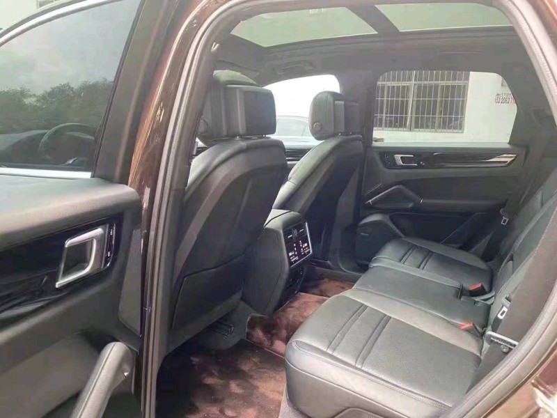 深圳22年保时捷卡宴9