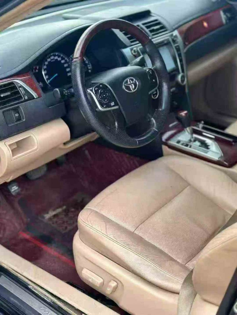 梧州13年丰田凯美瑞4