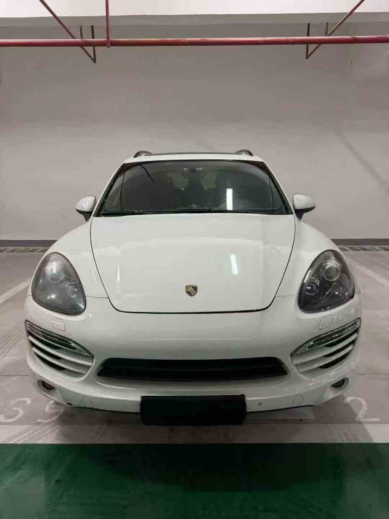 重庆13年保时捷卡宴1