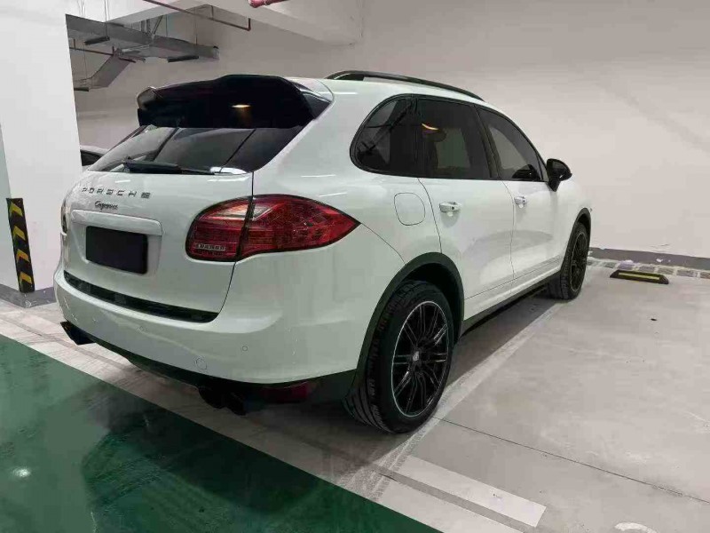 重庆13年保时捷卡宴8