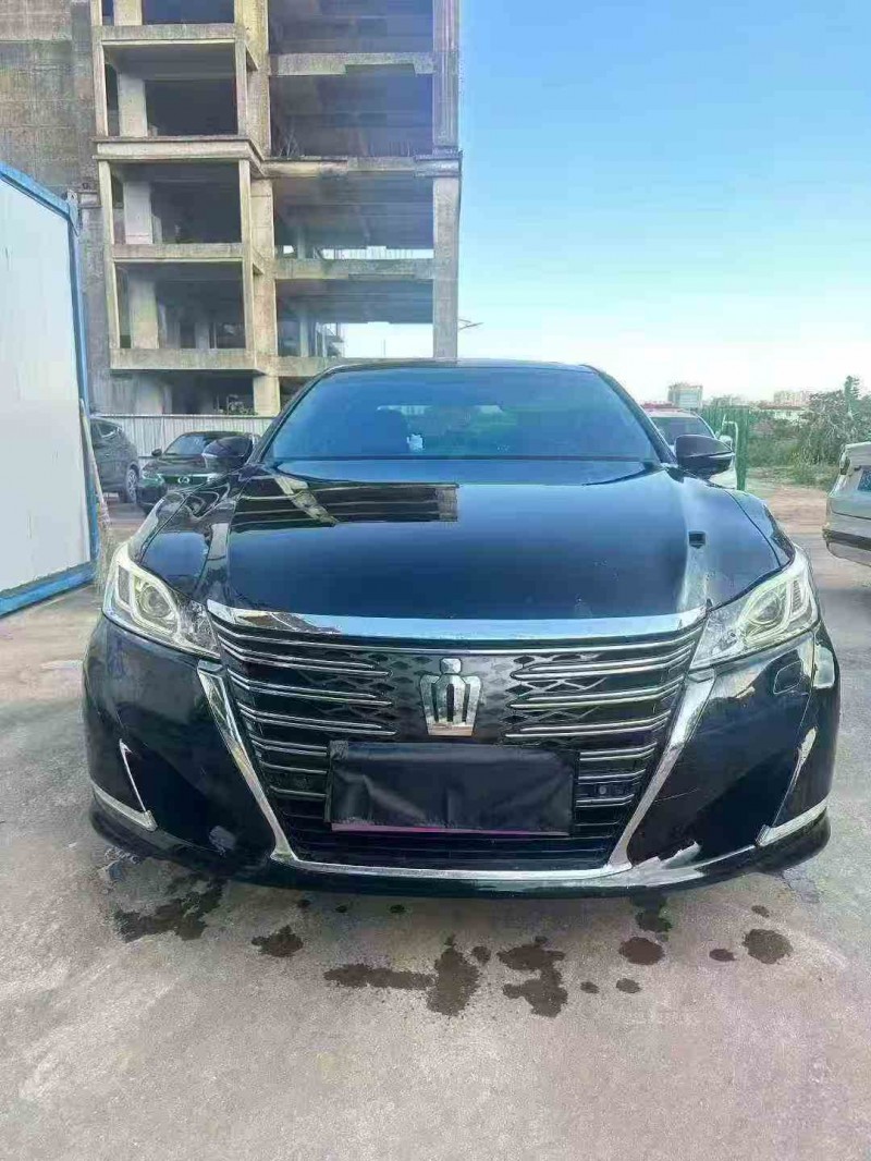 梧州17年丰田皇冠1