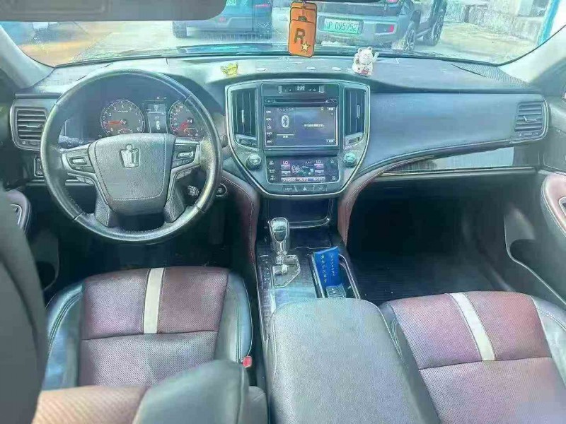 梧州17年丰田皇冠6