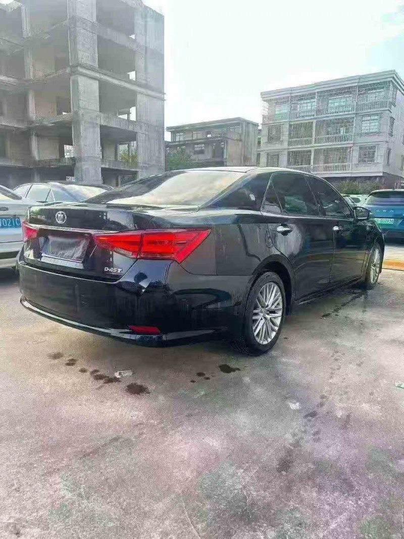 梧州17年丰田皇冠9