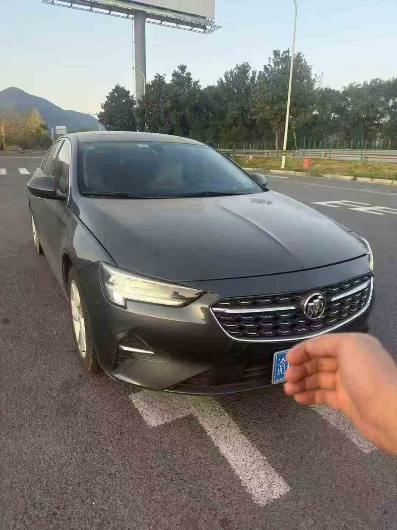 重庆20年别克君威3