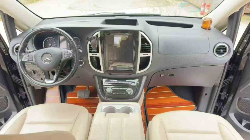 曲靖21年奔驰威霆4