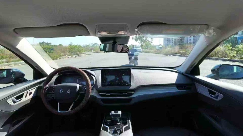 桂林25年红旗E-QM57