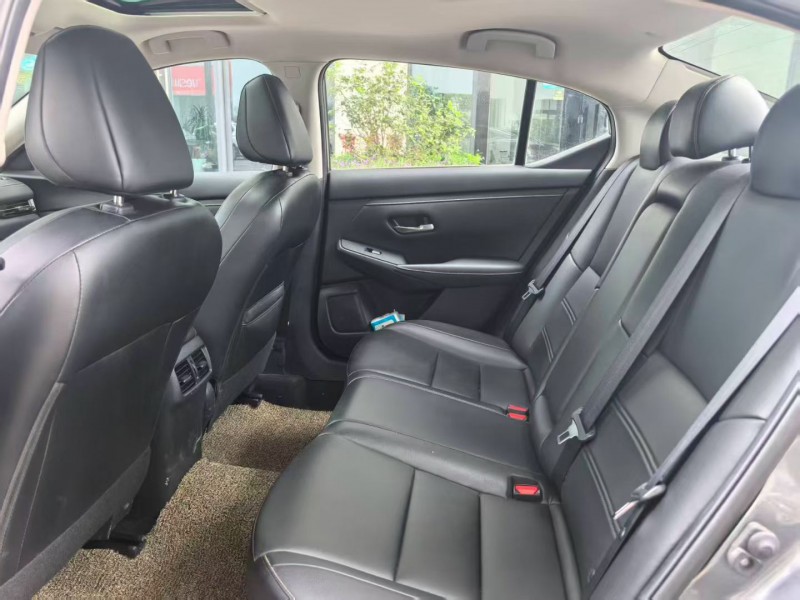 深圳20年日产轩逸8