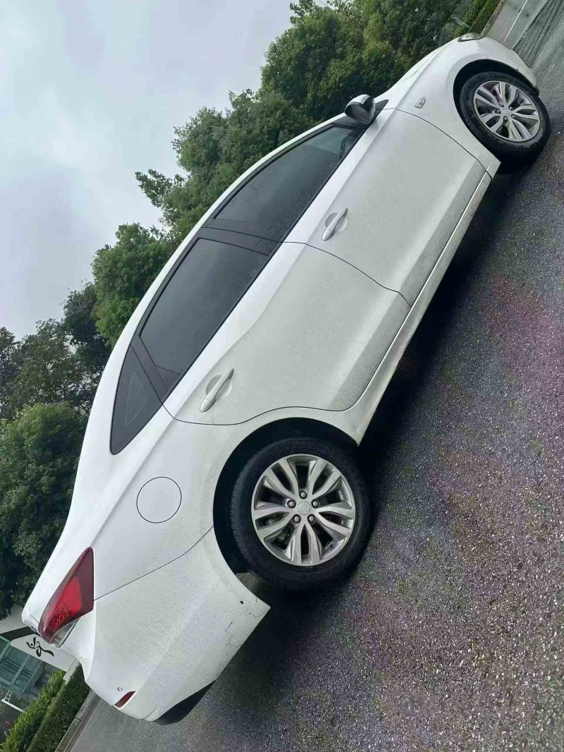 泸州20年别克英朗8