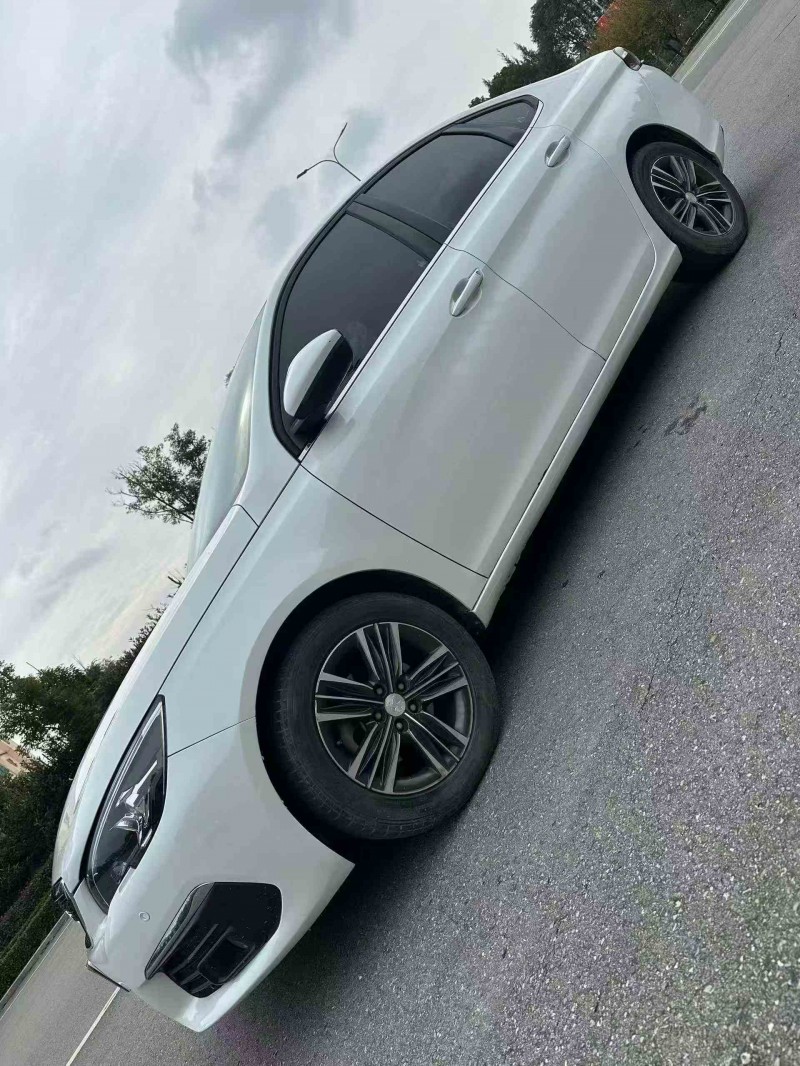 成都18年东风标致2