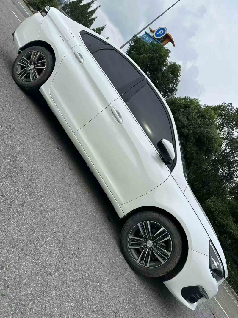 成都18年东风标致3