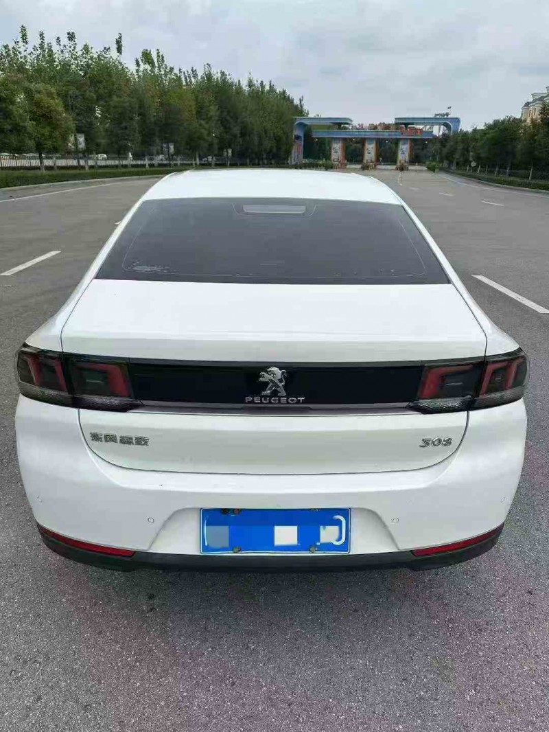 成都18年东风标致8