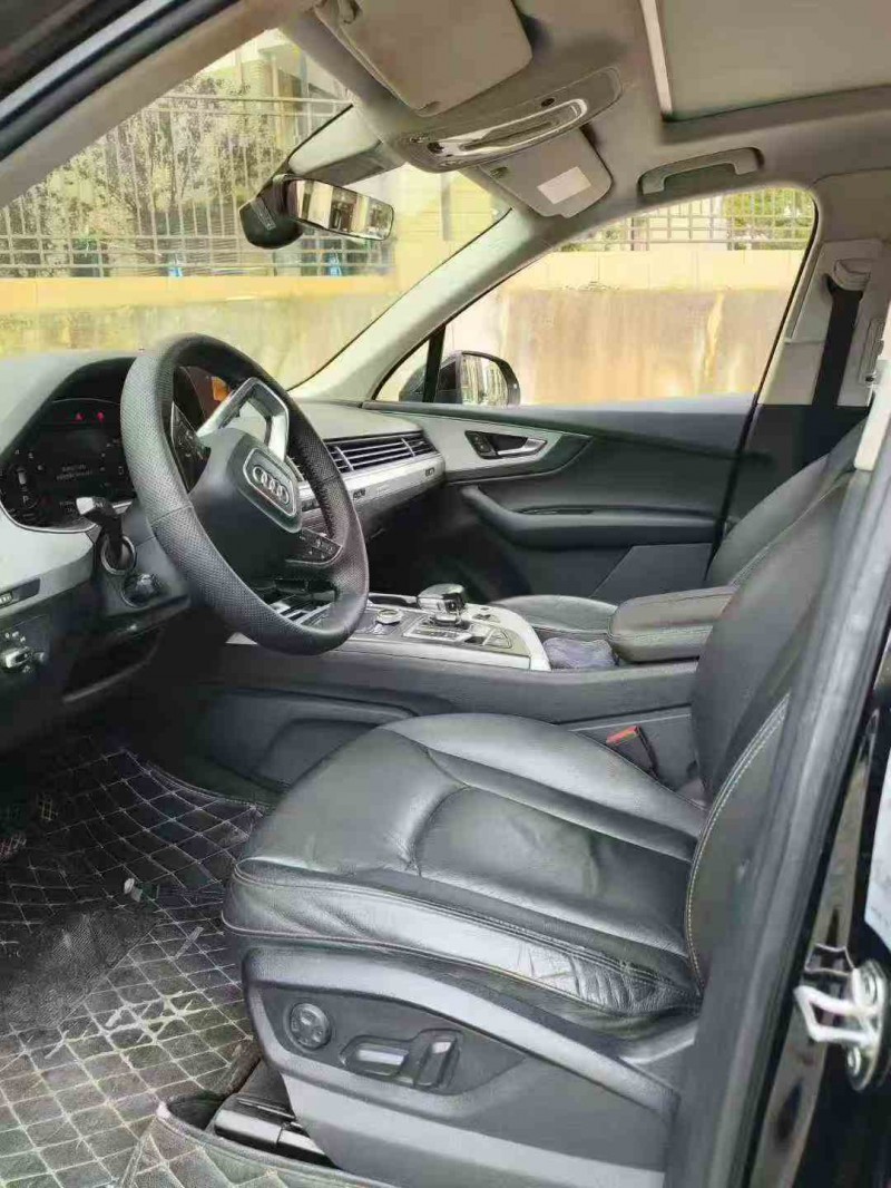 保山17年奥迪Q76