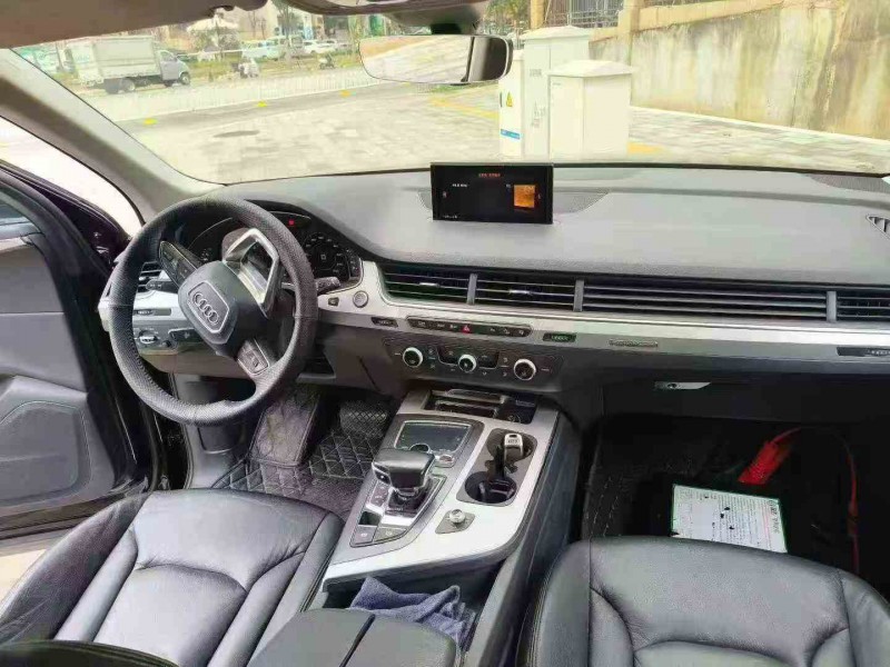 保山17年奥迪Q78