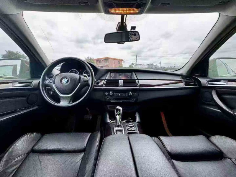 汕头12年宝马X68