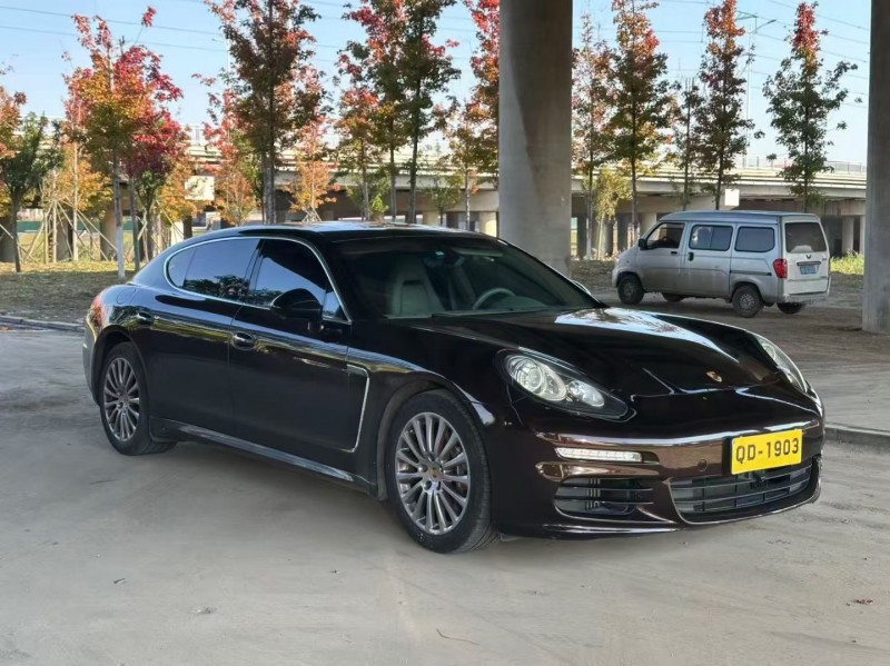 青岛15年保时捷帕拉梅拉3